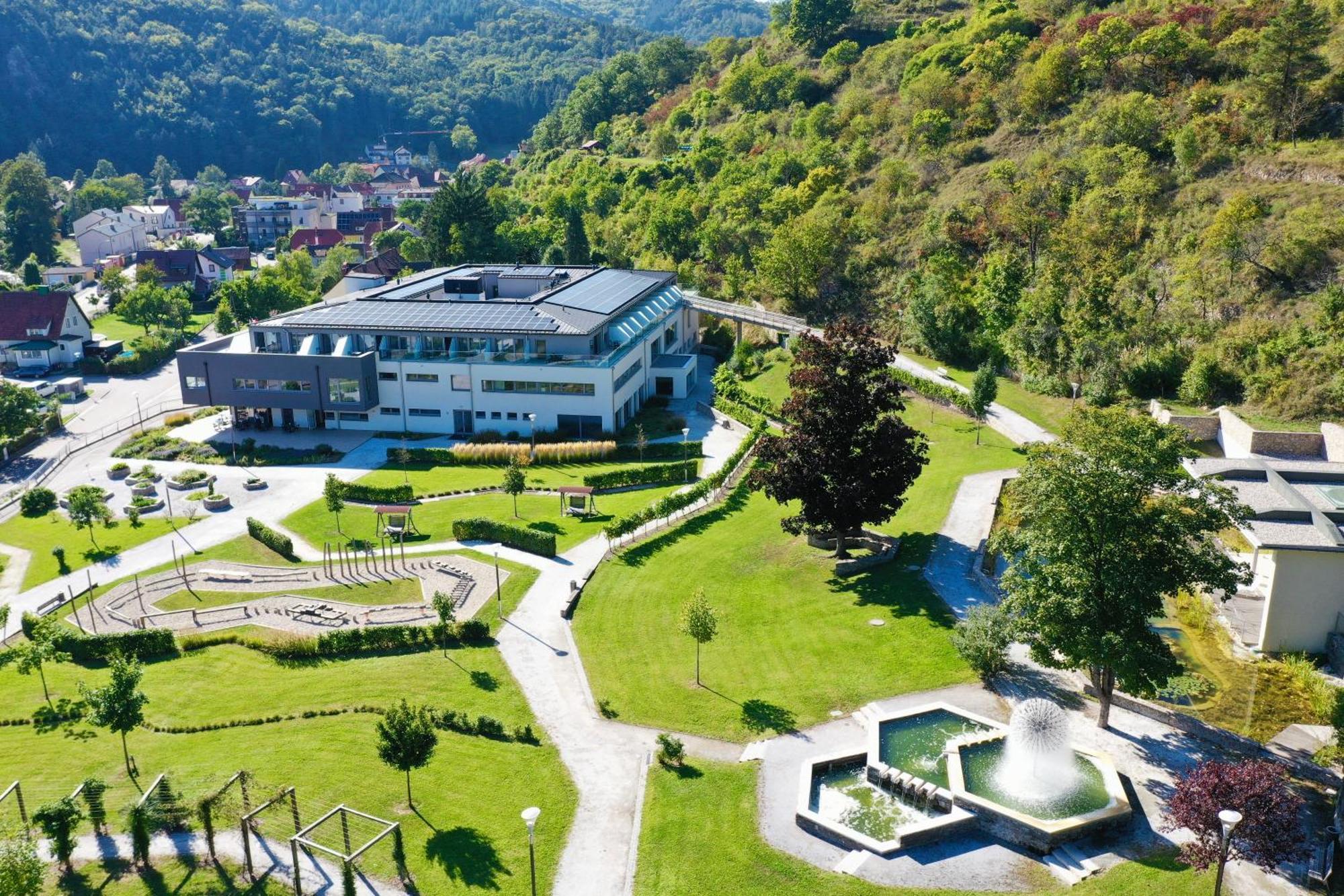 Nuhr Medical - Hotel & Restaurant Senftenberg Exterior foto